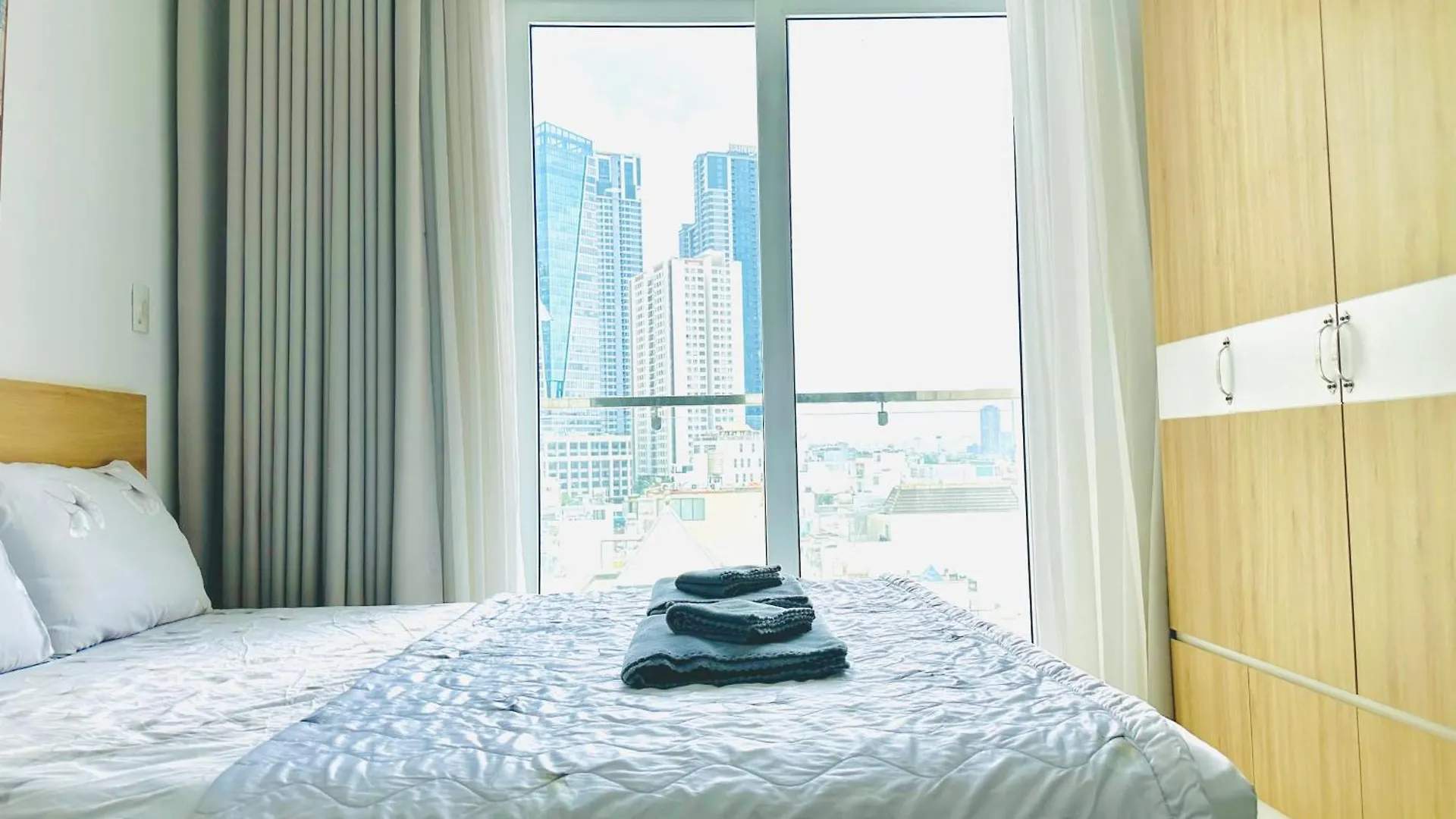 Mordern Balcony 1 Bedroom With Kitchen 403 Ho Chi Minh City Vietnam